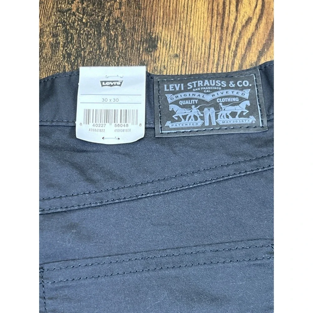 Levi's High-Waisted Mom Jeans Womens 30x30 Black Solid Tapered Leg Relaxed Fit